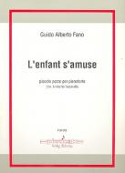 L'enfant s'amuse 