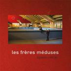 Les Frères Méduses, Signature - Still Life 
