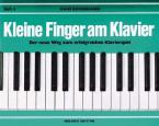 Kleine Finger am Klavier 8 