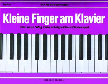 Kleine Finger am Klavier 4 