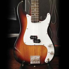 Fender Precision Bass - Sunburst Finish von Axe Heaven im Alle Noten Shop kaufen