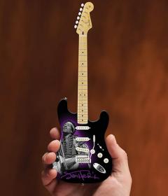 Jimi Hendrix Photo Tribute Fender Stratocaster von Axe Heaven im Alle Noten Shop kaufen